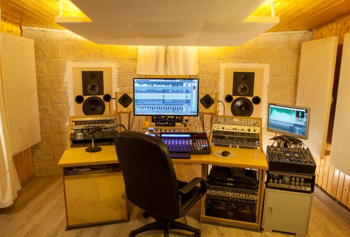Control Bungalow Studio de grabacion sm grabar - mezclar y masterizar en Santiago de Compostela